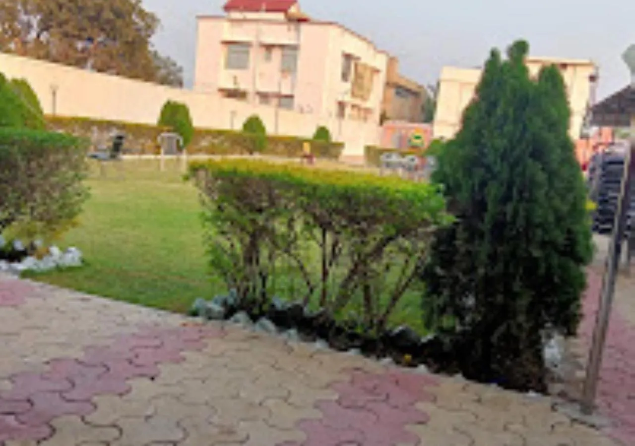 Hotel Vrindavan Palace Varanasi 4*,