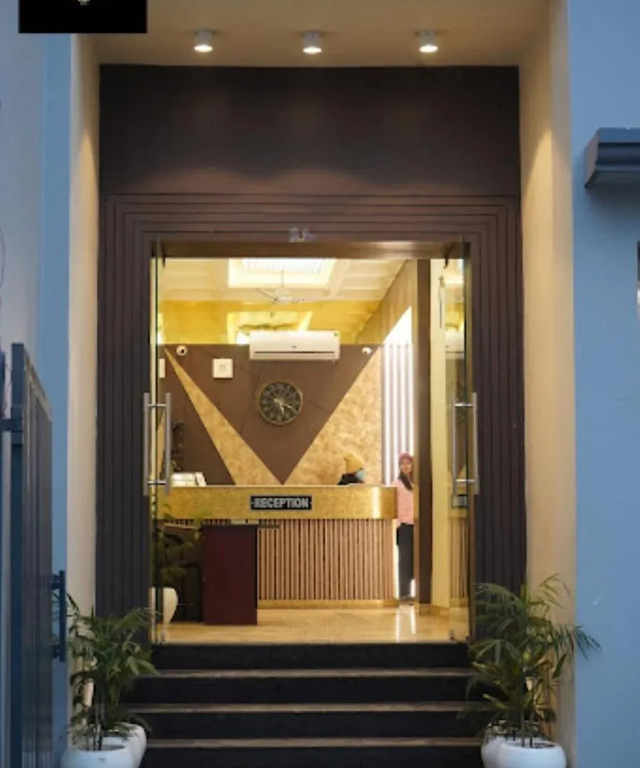 Hotel Vrindavan Palace Varanasi 4*,